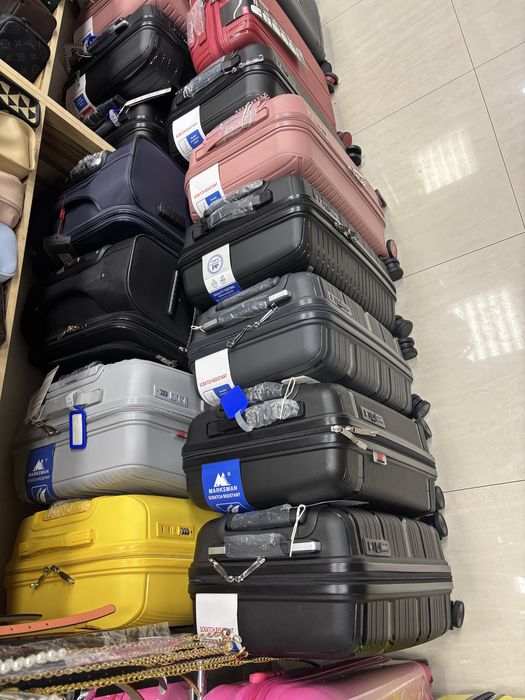 Чемоданы полипропилен.