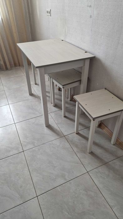 Мебель, стол кухонный со стульями