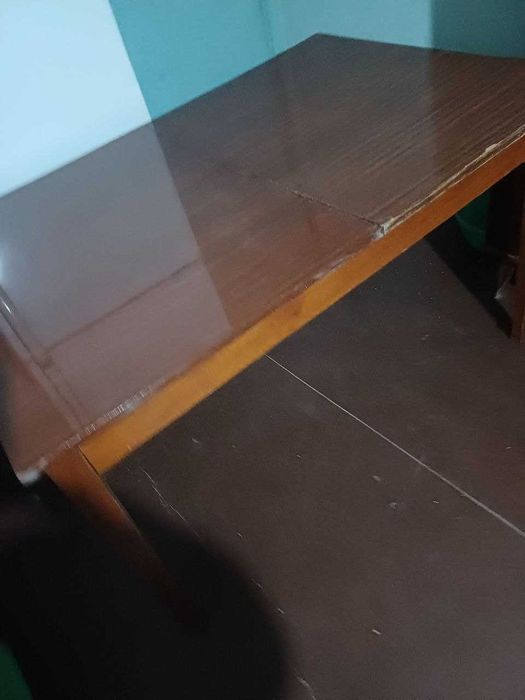 Продается лакированный большой стол