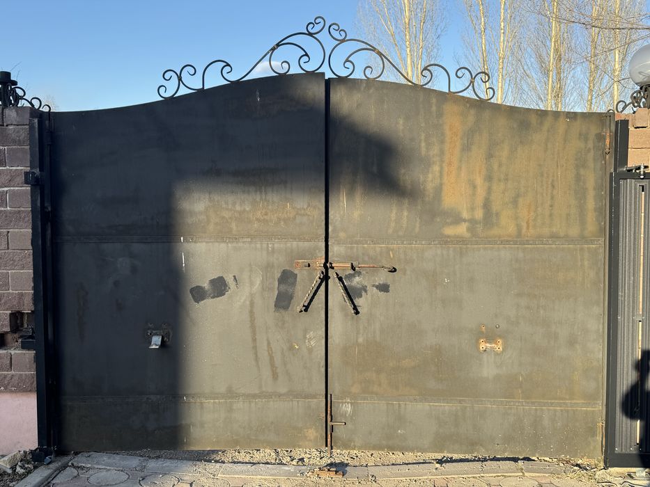 Продам ворота металлические кованные