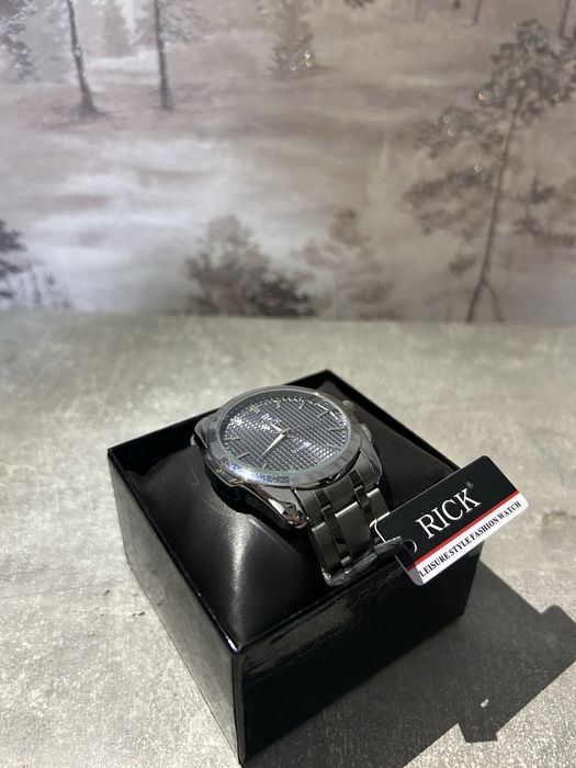 Продам стильные часы Rick