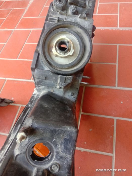 Передние фары на Mustang