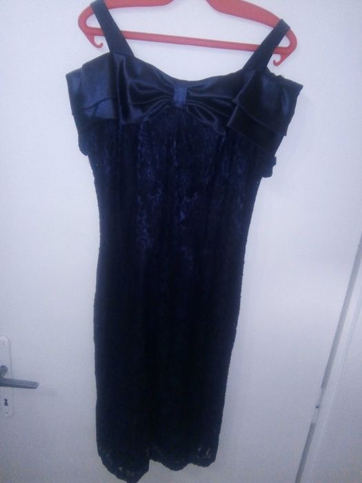 Официална дантелена рокля