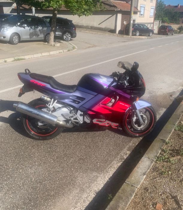 Honda    cbr     F2