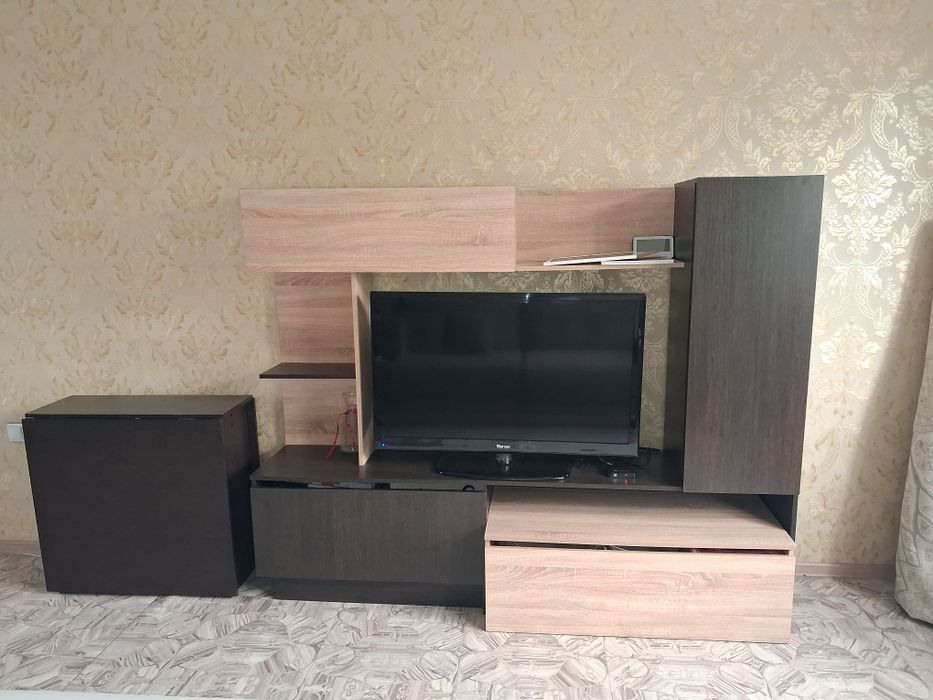 Продам тв стенку и телевизор