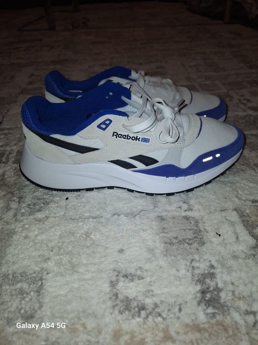 Adidasi Reebok nou cu eticheta 44