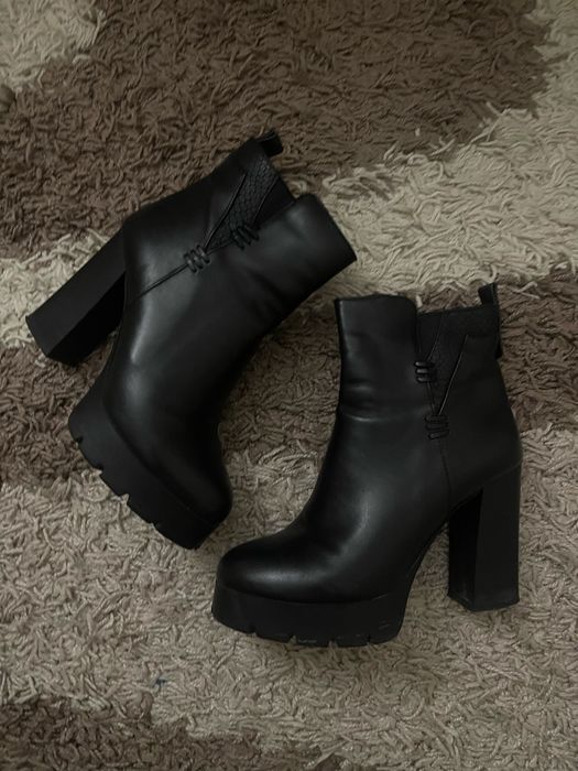 Ботильоны на каблуке срочно