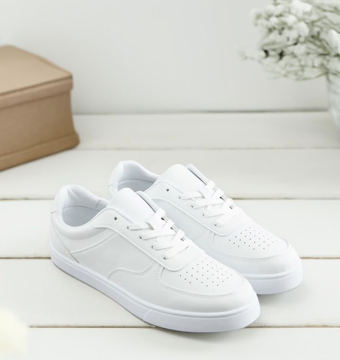 Чисто нови маратонки