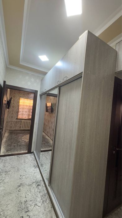 6-mkr 1 xonali 40 m2 sotiladi