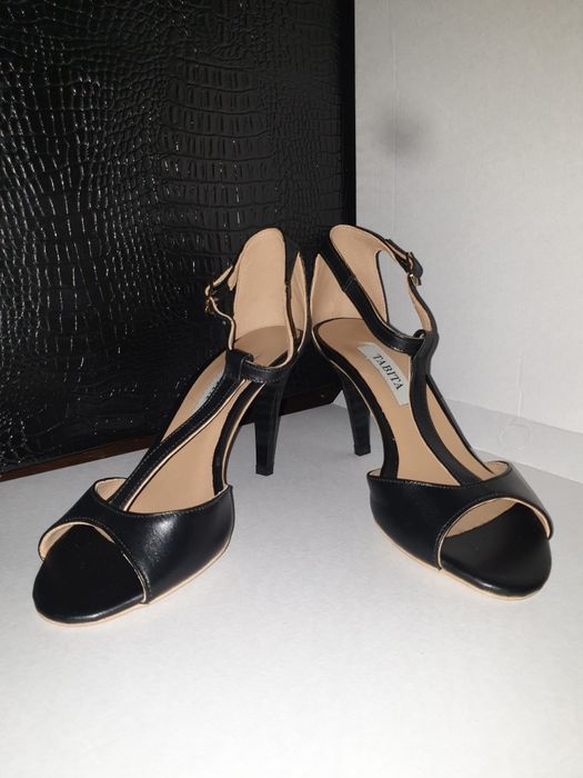 Sandale negri noi eleganti cu toc