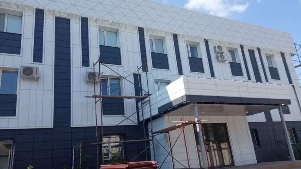 металические кассеты и линеарные панели