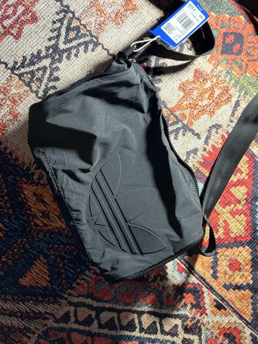 Продам сумку Adidas Mini Puffer bag