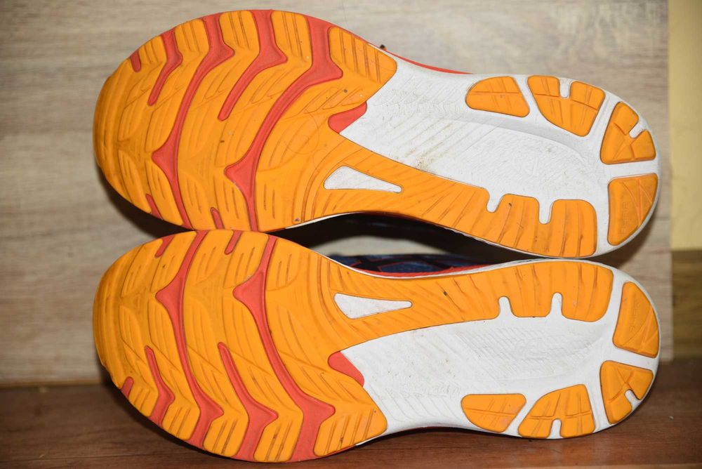 Asics оригинални маратонки 46.5 номер