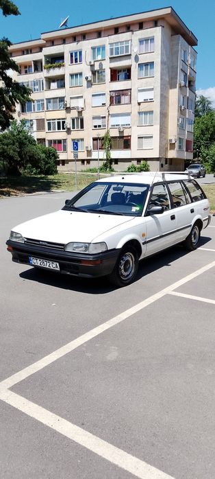Toyota Corolla ee90 Xli 1.3i 75коня 2E-E 1990г.
двигател - 1.3i 75коня