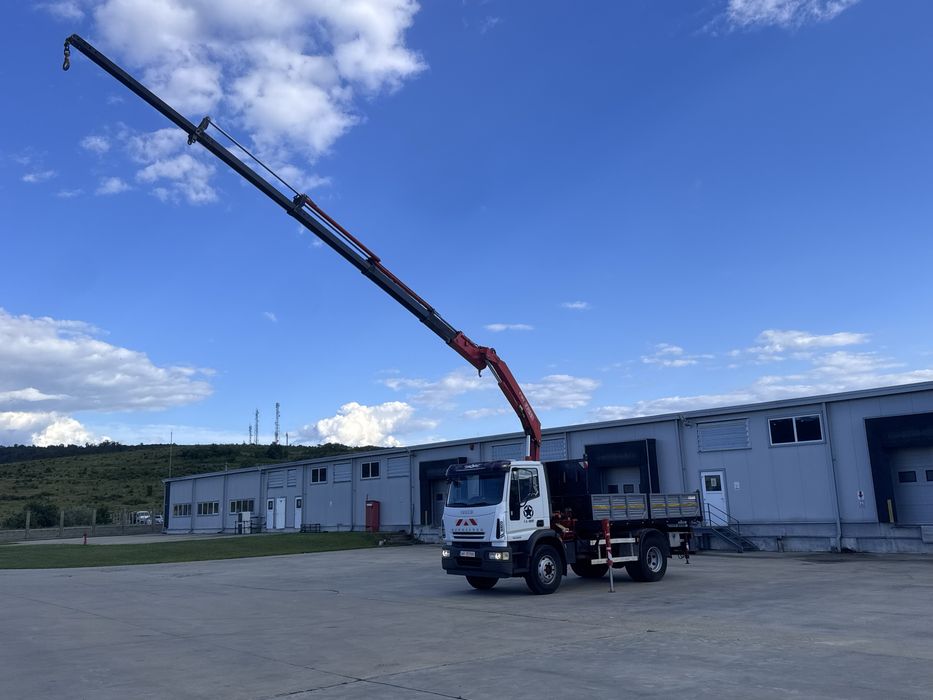Iveco EUROCARGO 150E28 Basculabil si macara Fassi 12,65m