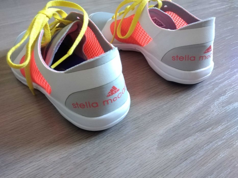 Дамски обувки Hush Puppies 38 номер и маратонки Adidas 36 номер