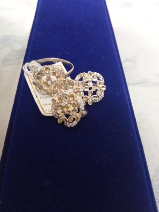 Продам новый набор из серебра