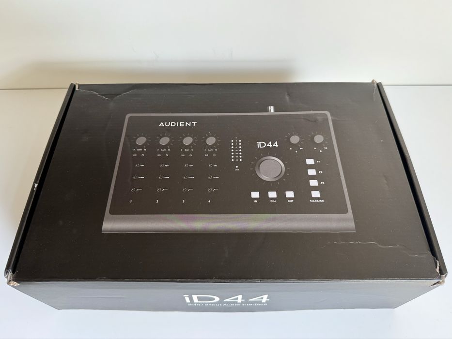 Interfața audio Audient ID44