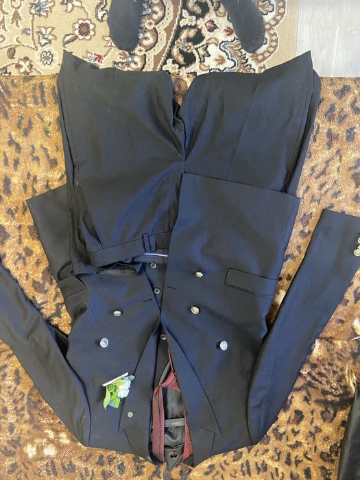 Костюм тройка