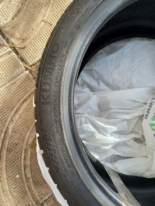 Зимни гуми Kumho 255/35 R19