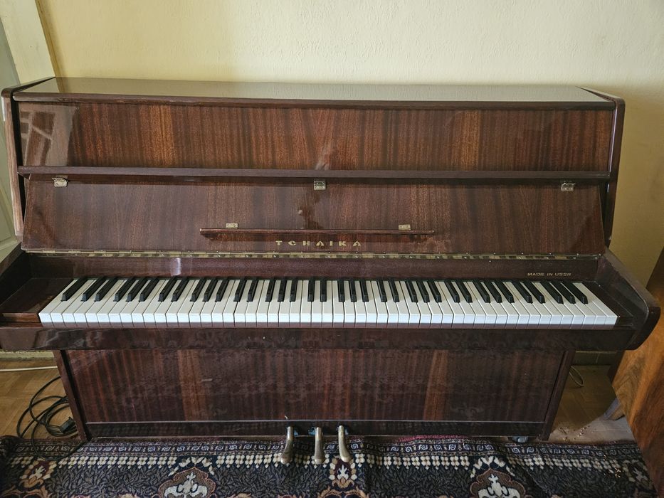 Руско пиано ЧАЙКА в отлично състояние