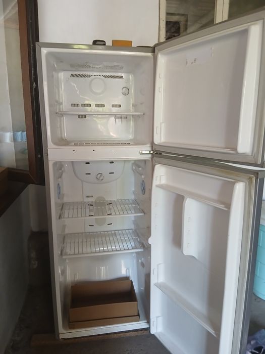 Холодильник продается