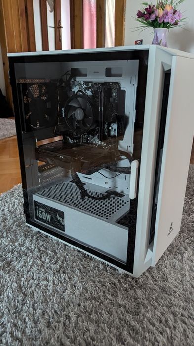 PC Gaming 1080p reconditionat, RX 6600