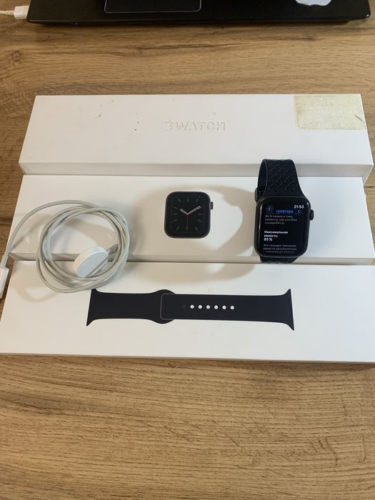 Apple Watch Series 6, 44 мм