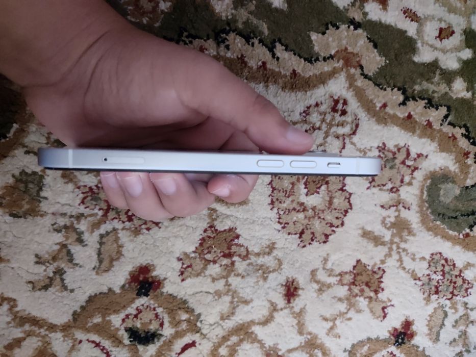 Продам iPhone 12