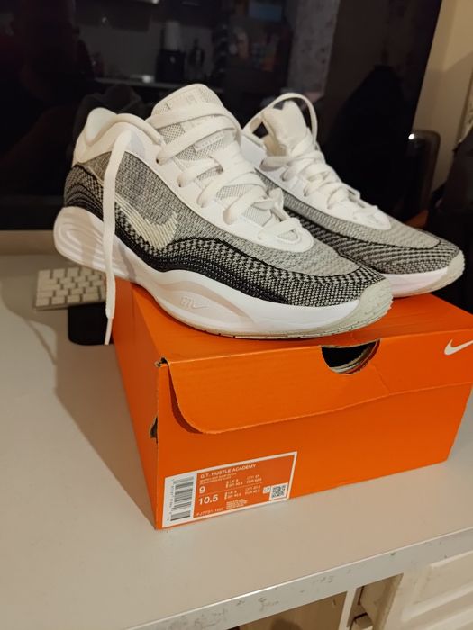 Nike G.T. Hustle Academy 42.5 номер