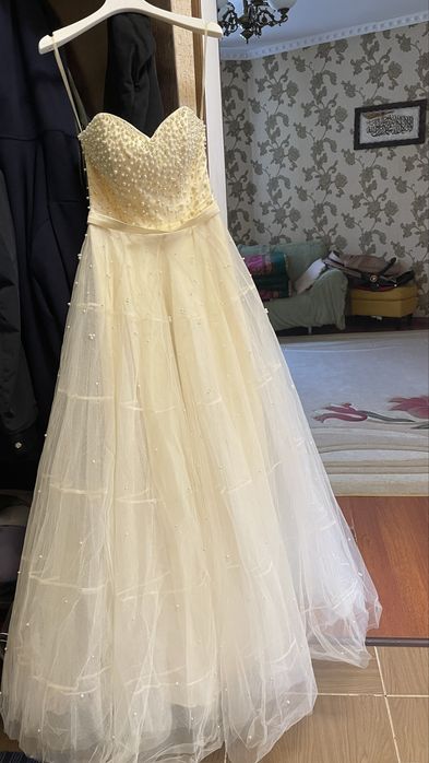 Вечерние платья