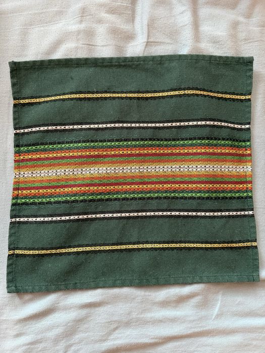 Продавам битови покривки, карета, и пантофки