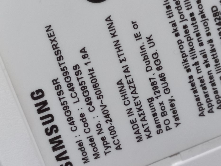 Samsung C49G95TSSR si DellU4919DW monitor curbat