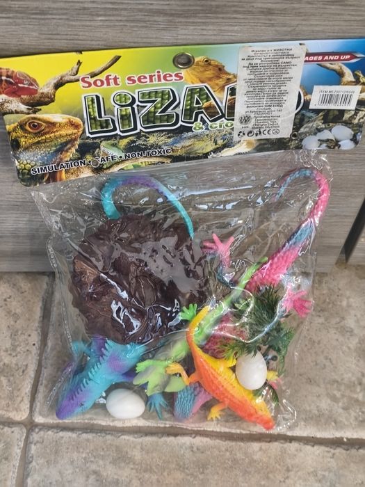 Лот от чисто нови играчки
