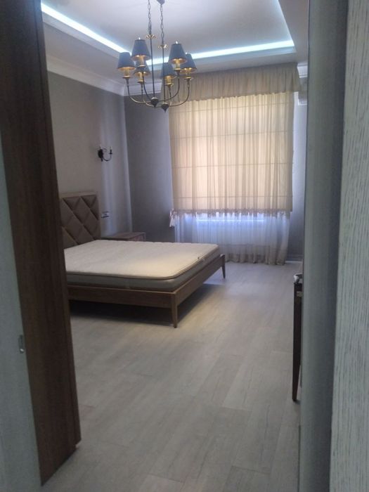 Сдам большой участок на Юнус-Абаде 10 комнат.