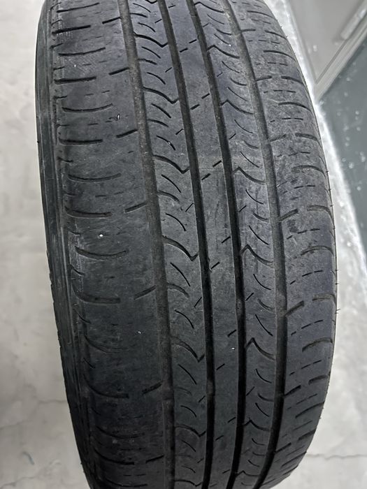 Продам 2 шины лето