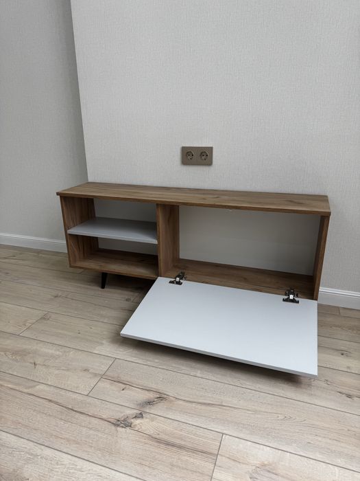 Полка под телевизор