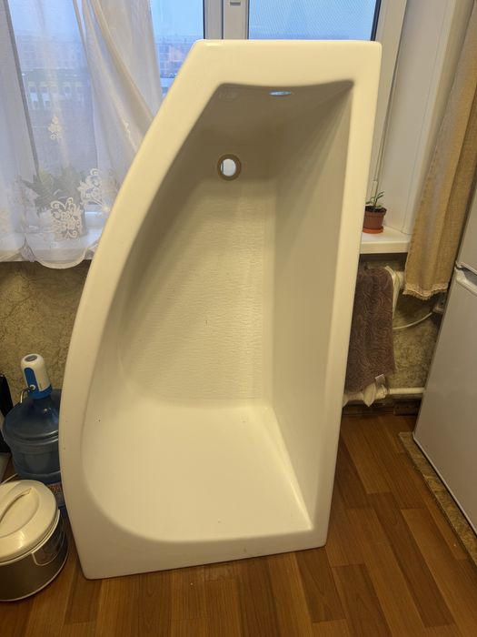 Продам акриловую ванну
