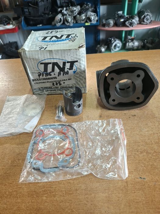 Set motor Scuter Piaggio Gilera DNA Runner  ZIP SR50 49 cc  TNT
