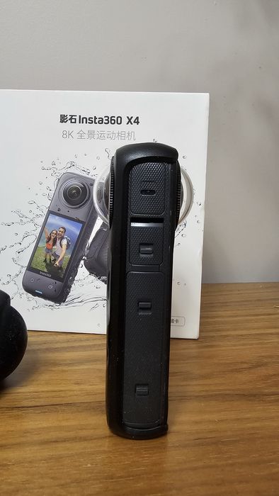 Экшн-камера Insta360 X4