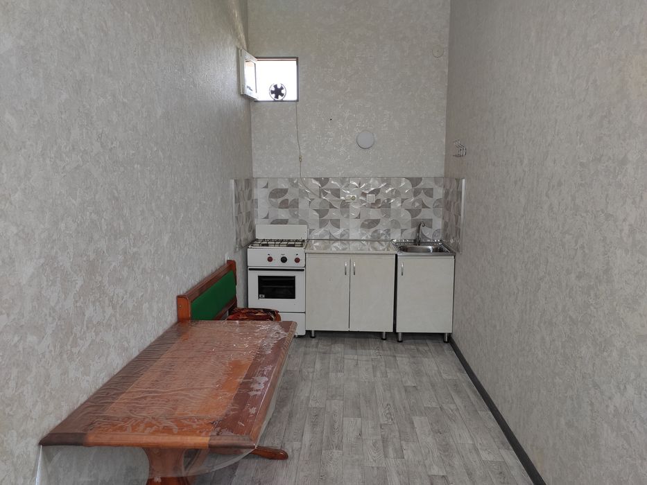 Квартира 3 хона. Янги курилган, катта йул юзига.