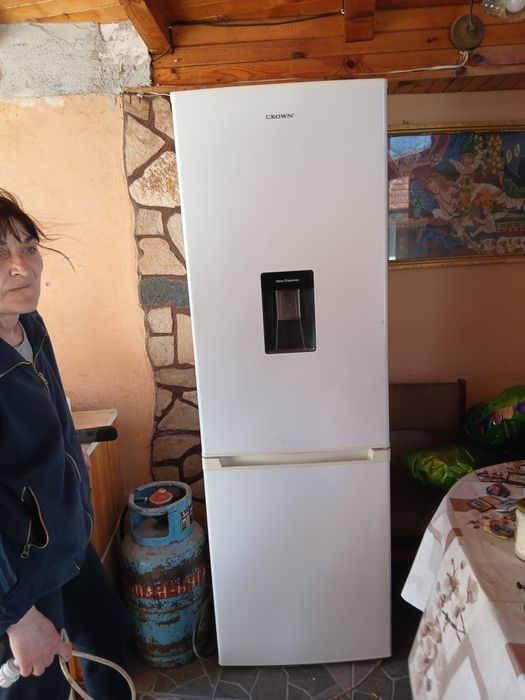 Хладилник  с фризер crown