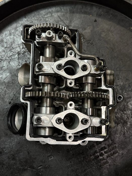 Aprilia RSV4 OEM Глава Преден Цилиндър