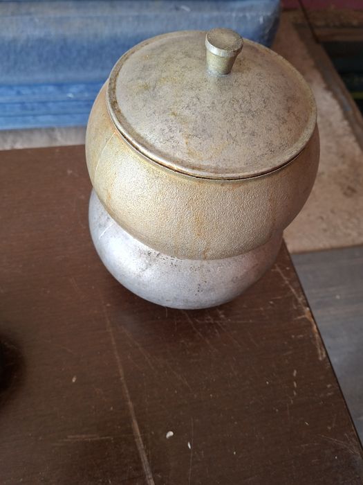 Продам   горшочки