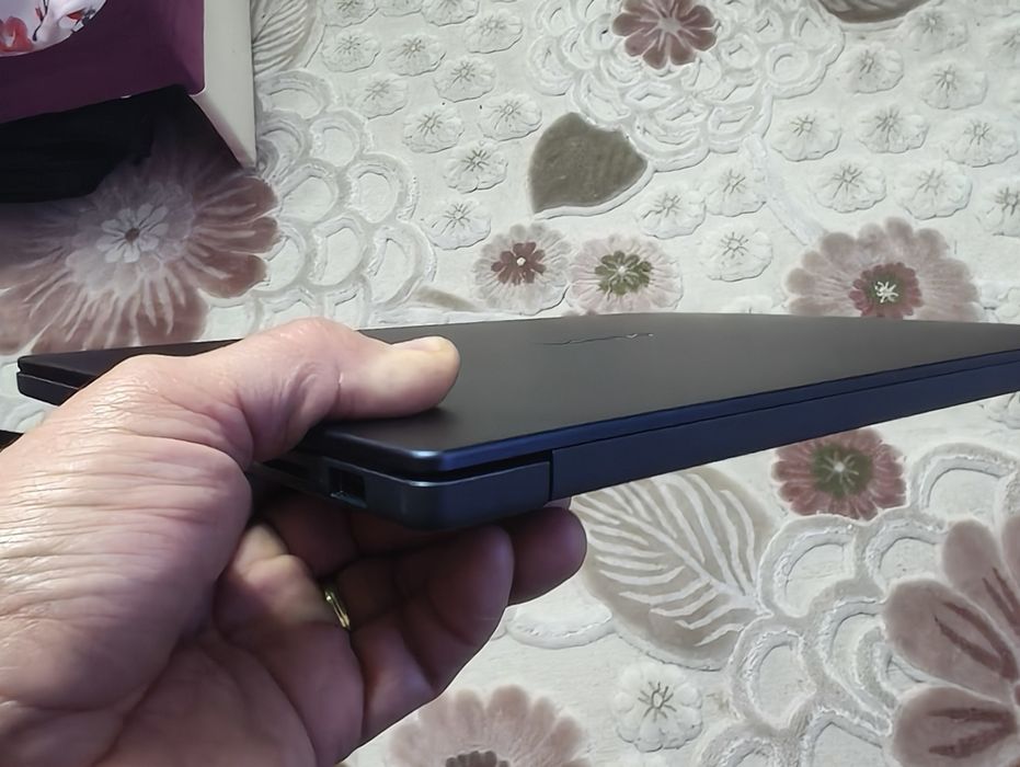 Laptop Lenovo Idea iPad Slim3