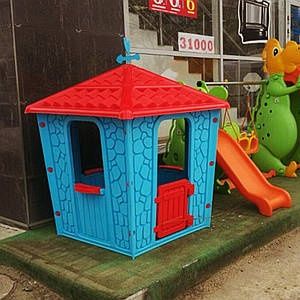 Домик PILSAN с забором.