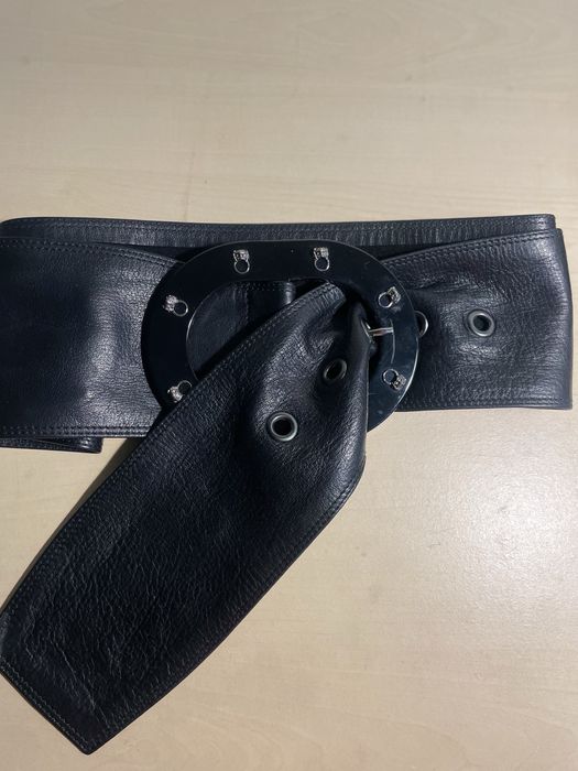 Продам  итальянский ремень  с крупной пряжкой