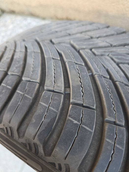 Гуми  Pirelli Cinturato All Season SF3 225/40 R18 92 Y XL
