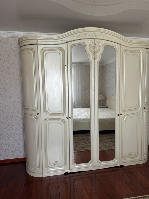 Спальний гарнитур