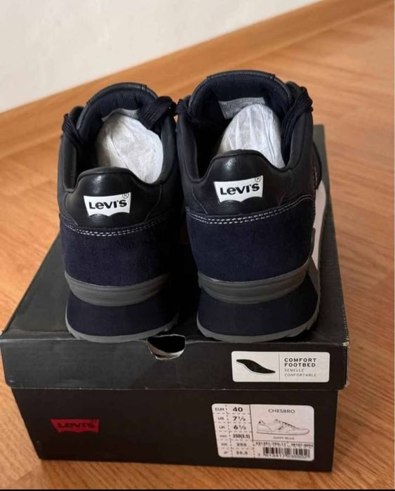 Adidasi   Levi's